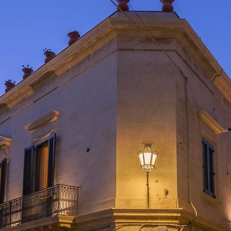 Apartamento Palazzo Acquaviva - Il Giardino Sospeso Lecce Exterior foto